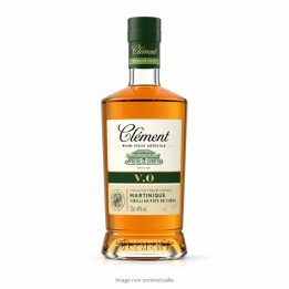 Rhum vieux Clément VO 40% 70 cl sur fond blanc